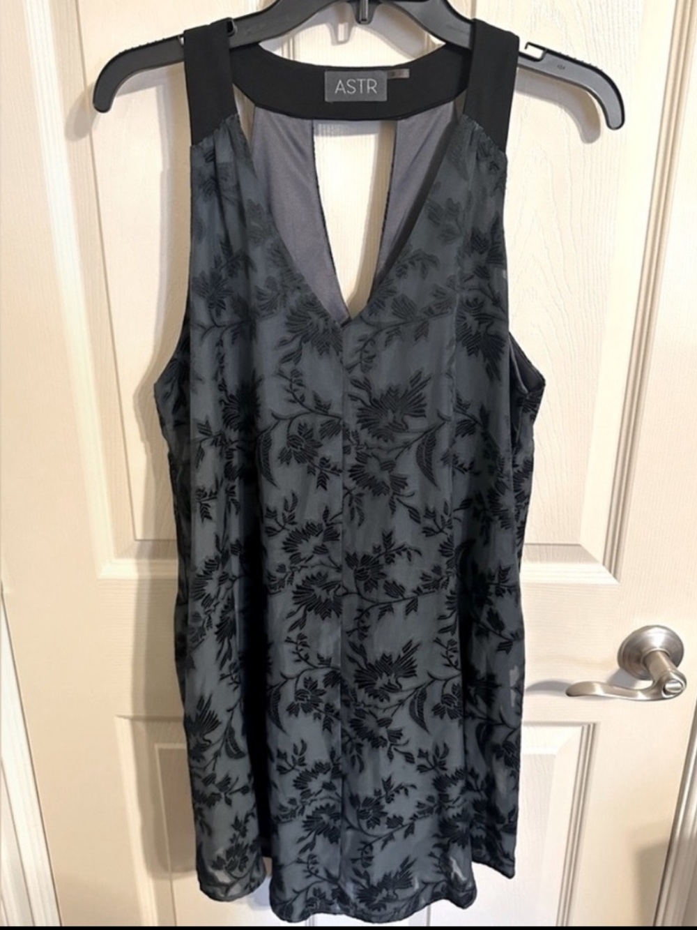 Astr Slate Floral Velvet Jacquard High-Low V-Neck Midi Dress, Teal & Black, Sz M